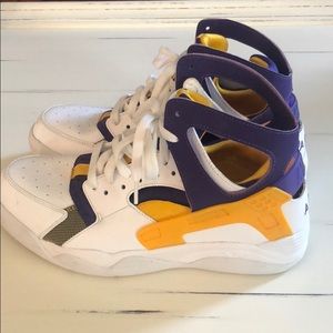 Nike Air Huarache (Men’s size 9)